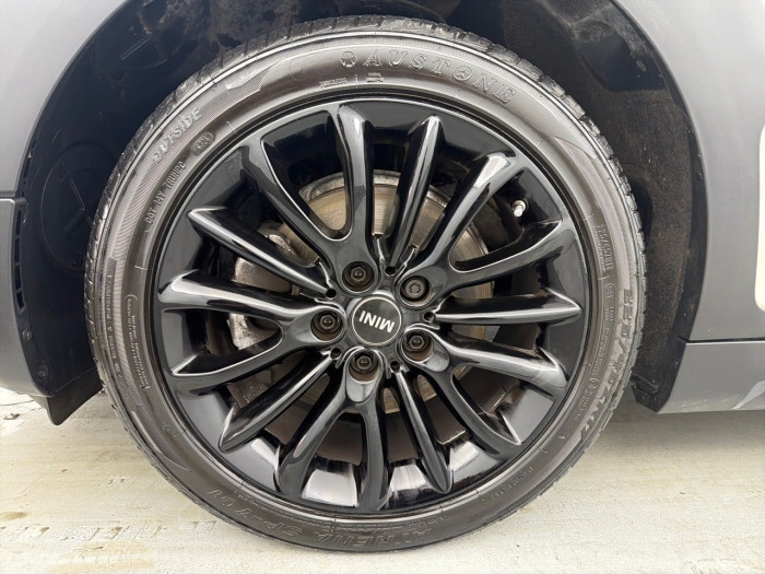 MINI CLUBMAN F54 LCI Cooper 136 ch DKG7 Edition Knightsbridge