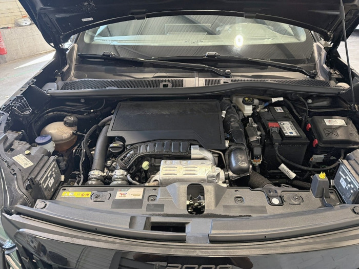 Peugeot 2008 PureTech 130 S&S EAT8 GT