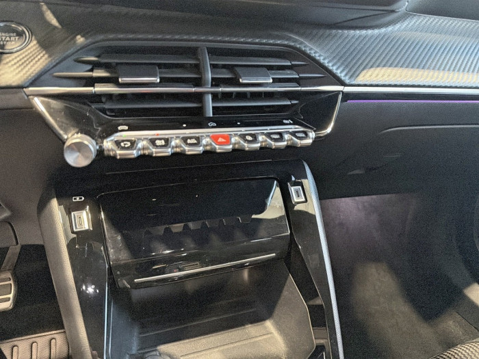Peugeot 2008 PureTech 130 S&S EAT8 GT