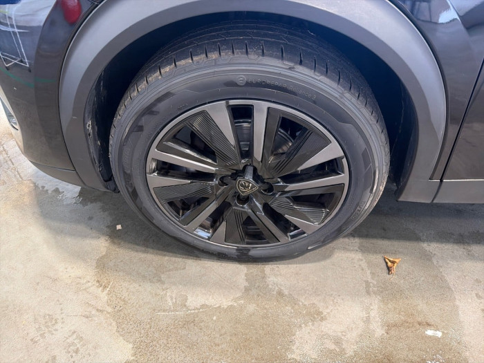Peugeot 2008 PureTech 130 S&S EAT8 GT