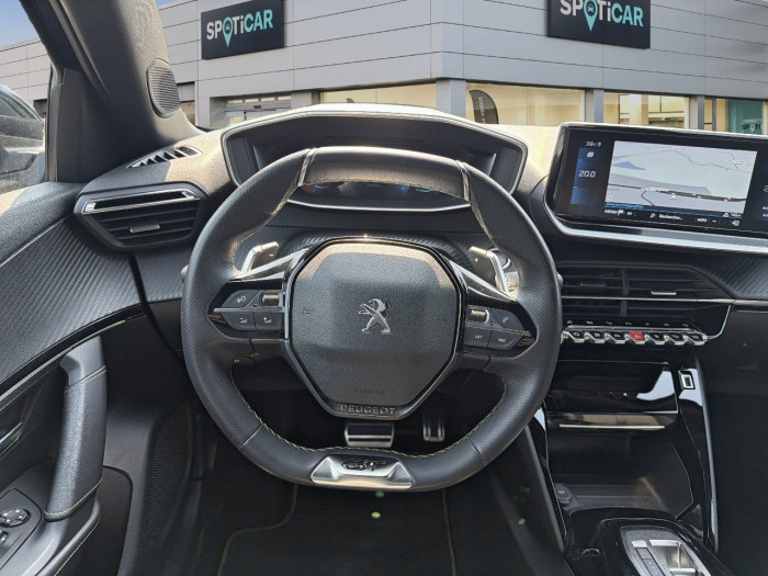 Peugeot 2008 PureTech 155 S&S EAT8 GT