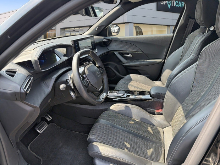Peugeot 2008 PureTech 155 S&S EAT8 GT