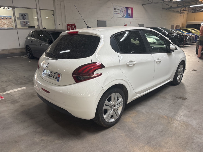 Peugeot 208 PureTech 82ch S&S BVM5 Signature