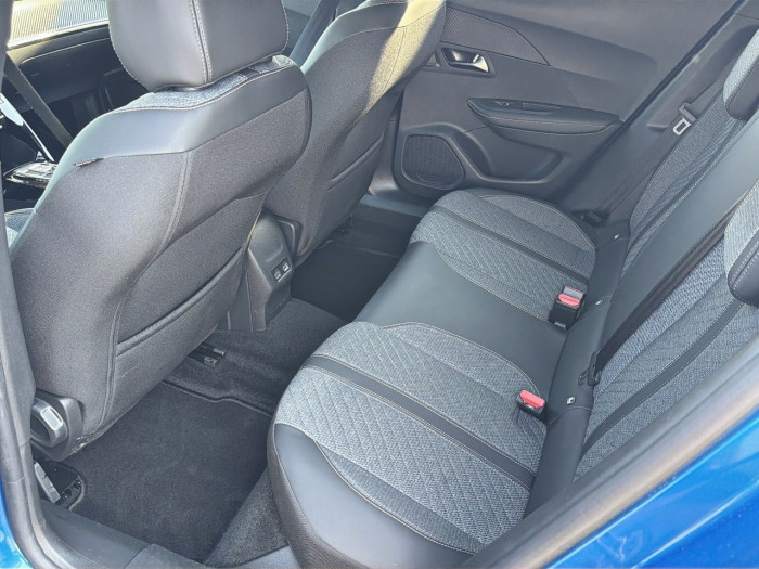 Peugeot 2008 PureTech 130 S&S EAT8 Allure