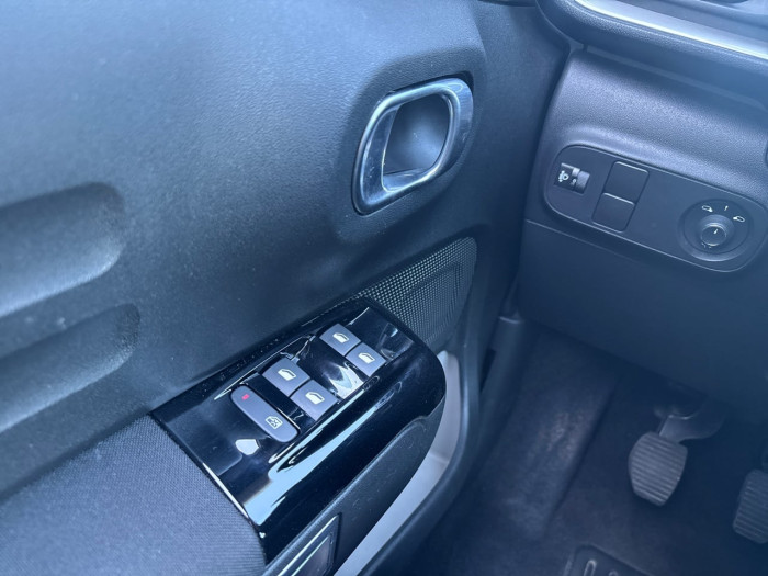 Citroën C3 1.2 PureTech 110ch S&S Shine 120-123g