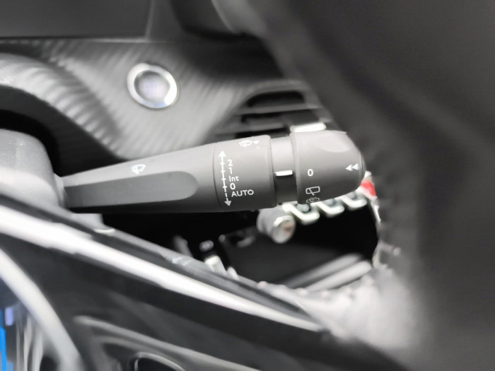 Peugeot 2008 PureTech 130 S&S BVM6 Allure