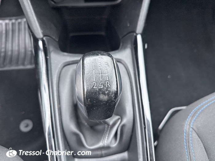 Peugeot 2008 PureTech 82ch S&S BVM5 Signature