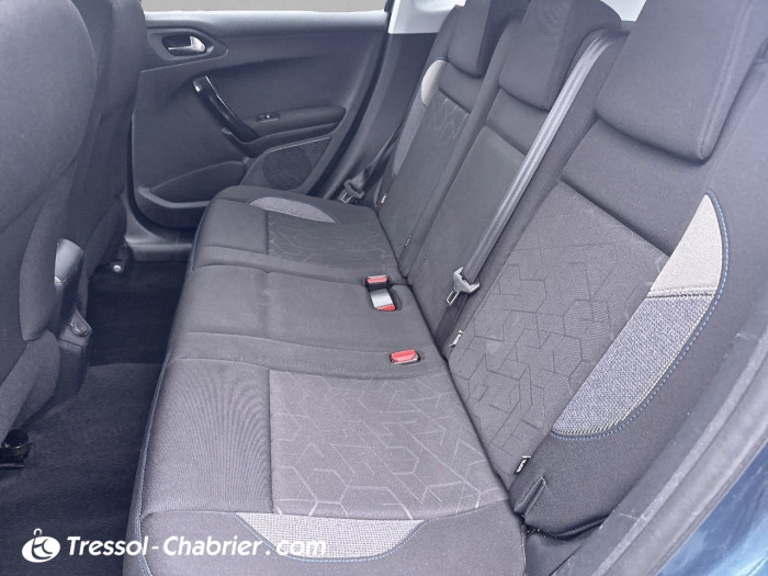 Peugeot 2008 PureTech 82ch S&S BVM5 Signature