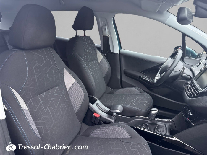 Peugeot 2008 PureTech 82ch S&S BVM5 Signature