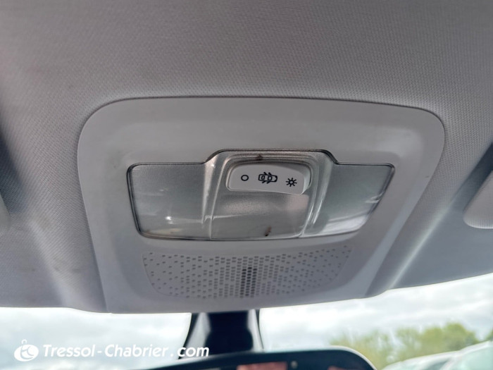 Peugeot 2008 PureTech 82ch S&S BVM5 Signature