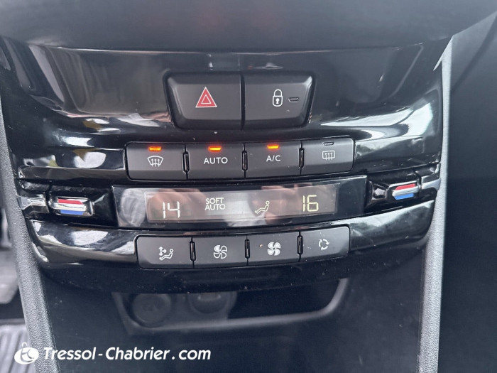 Peugeot 2008 PureTech 82ch S&S BVM5 Signature