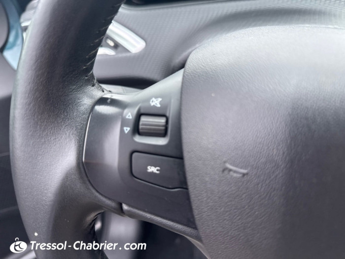 Peugeot 2008 PureTech 82ch S&S BVM5 Signature