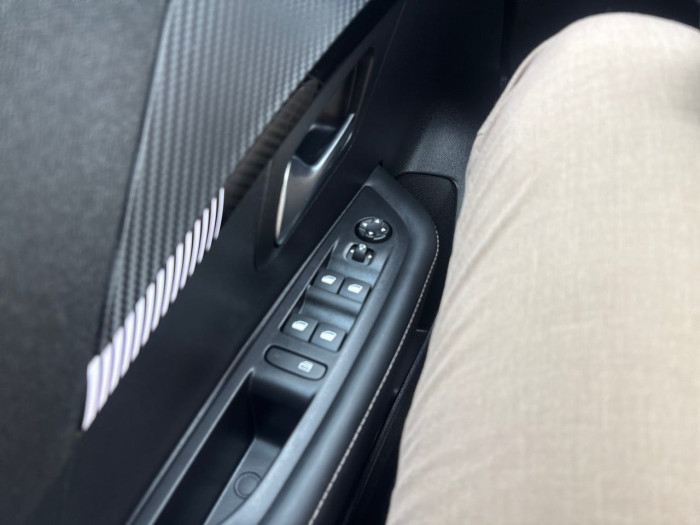 Peugeot 208 100 S&S BVM6 Allure