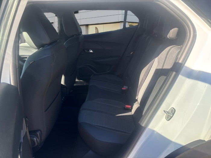 Peugeot 2008 BlueHDi 130 S&S EAT8 Allure