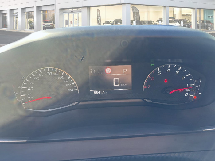Peugeot 2008 BlueHDi 130 S&S EAT8 Allure