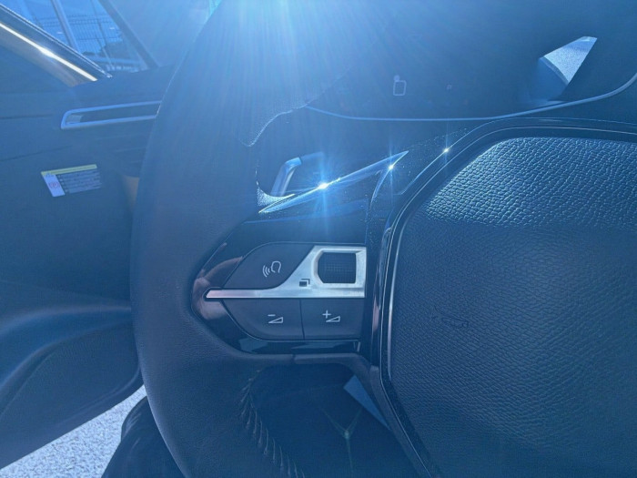 Peugeot 208 PureTech 100 S&S EAT8 Allure Pack