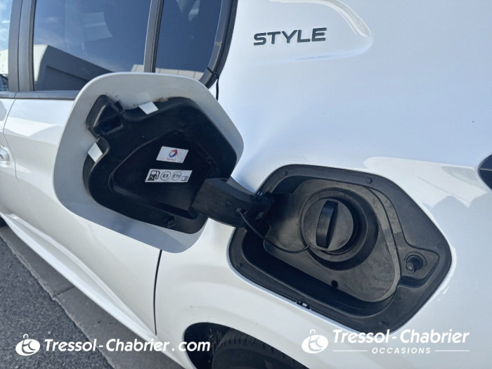 Peugeot 208 PureTech 100 S&S EAT8 Style