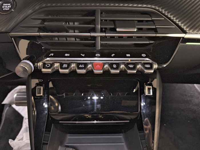 Peugeot 2008 PureTech 130 S&S EAT8 GT