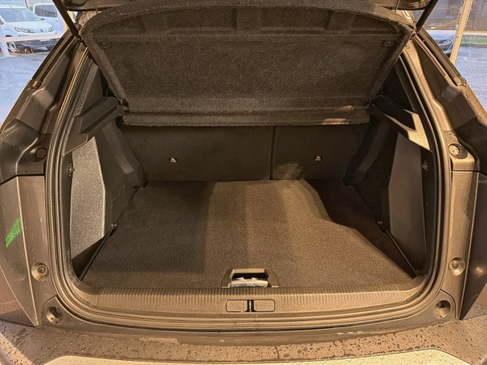 Peugeot 2008 PureTech 130 S&S EAT8 GT
