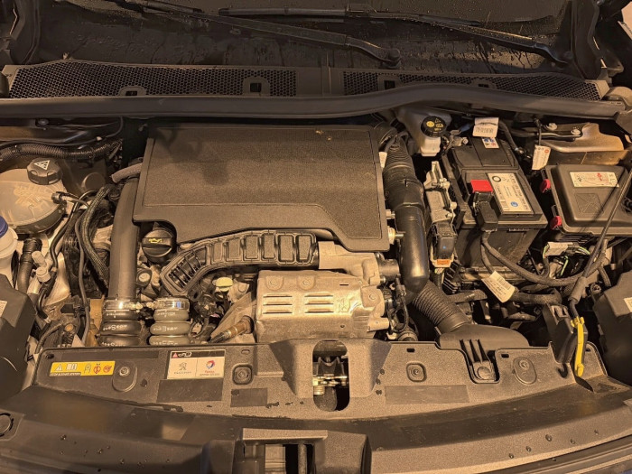 Peugeot 2008 PureTech 130 S&S EAT8 GT
