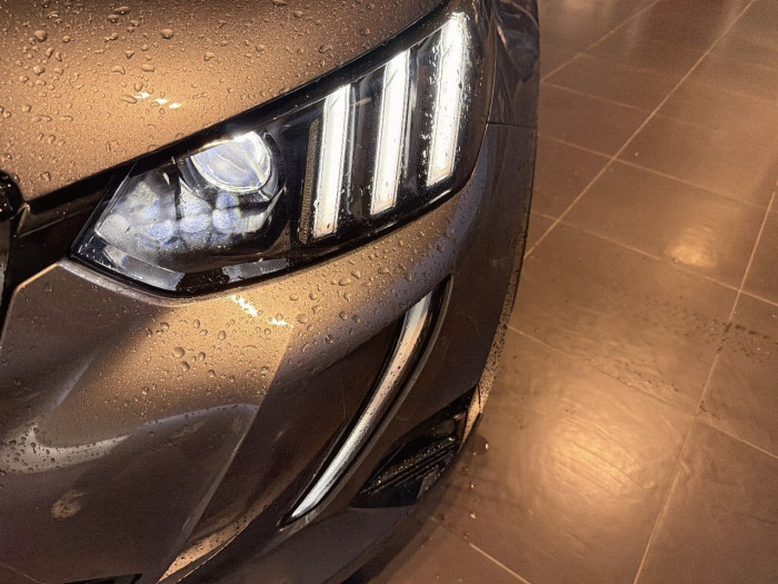 Peugeot 2008 PureTech 130 S&S EAT8 GT