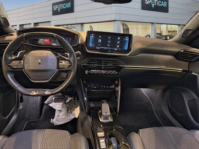 Peugeot 2008 PureTech 130 S&S EAT8 GT