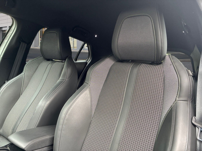 Peugeot 2008 BlueHDi 130 S&S EAT8 GT