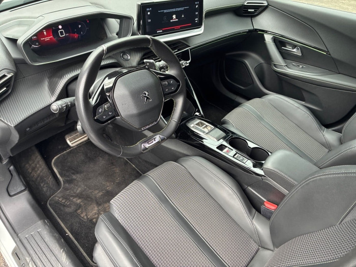 Peugeot 2008 BlueHDi 130 S&S EAT8 GT