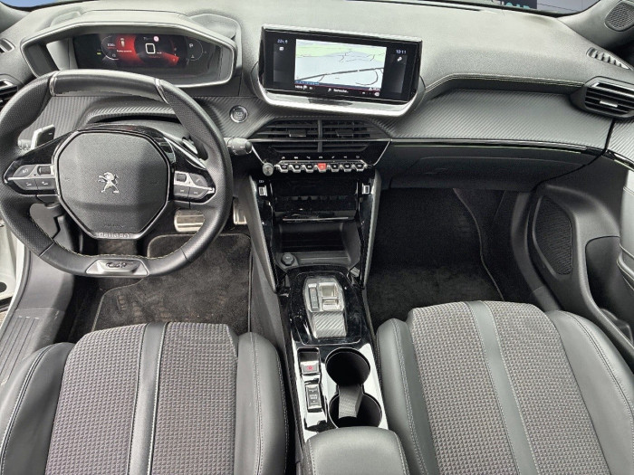 Peugeot 2008 BlueHDi 130 S&S EAT8 GT