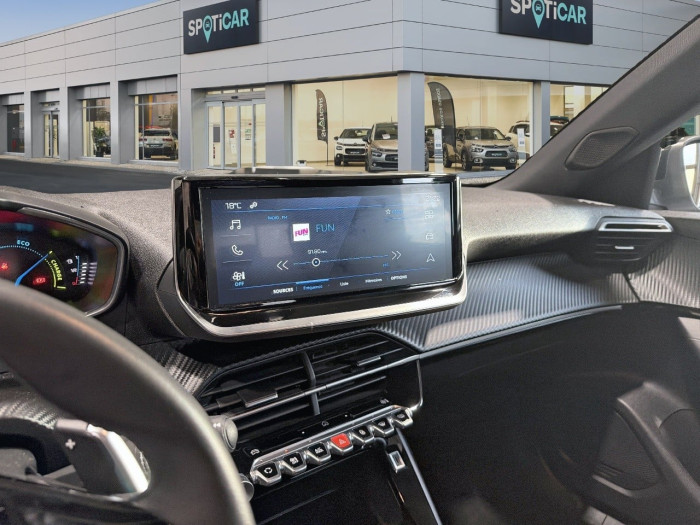 Peugeot 2008 Hybrid 136 e-DCS6 Style