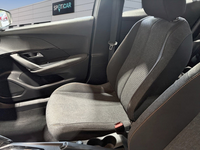 Peugeot 2008 Hybrid 136 e-DCS6 Style