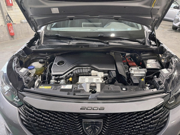 Peugeot 2008 Hybrid 136 e-DCS6 Style