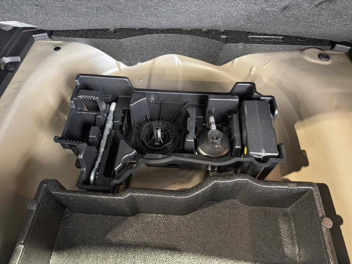 Peugeot 2008 Hybrid 136 e-DCS6 Style