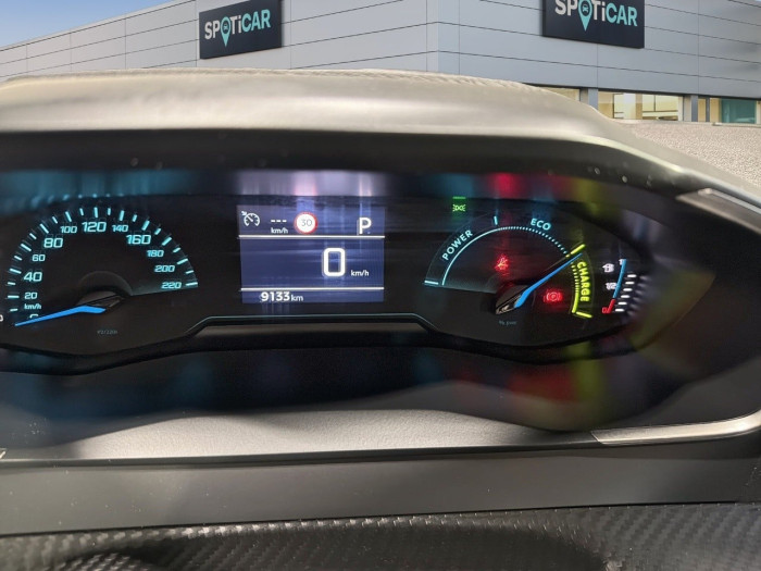 Peugeot 2008 Hybrid 136 e-DCS6 Style