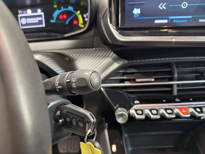 Peugeot 2008 Hybrid 136 e-DCS6 Style