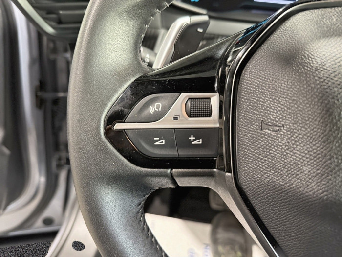 Peugeot 2008 Hybrid 136 e-DCS6 Style