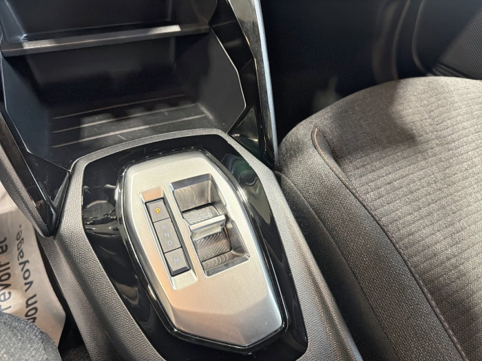 Peugeot 2008 Hybrid 136 e-DCS6 Style