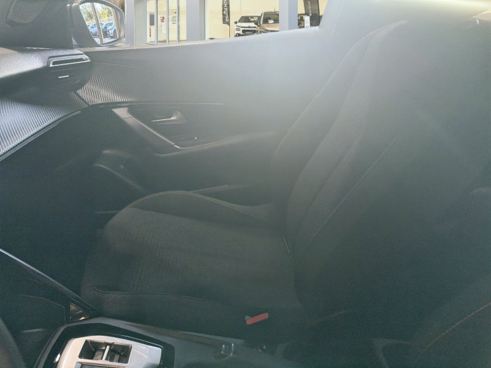 Peugeot 2008 Hybrid 136 e-DCS6 Style