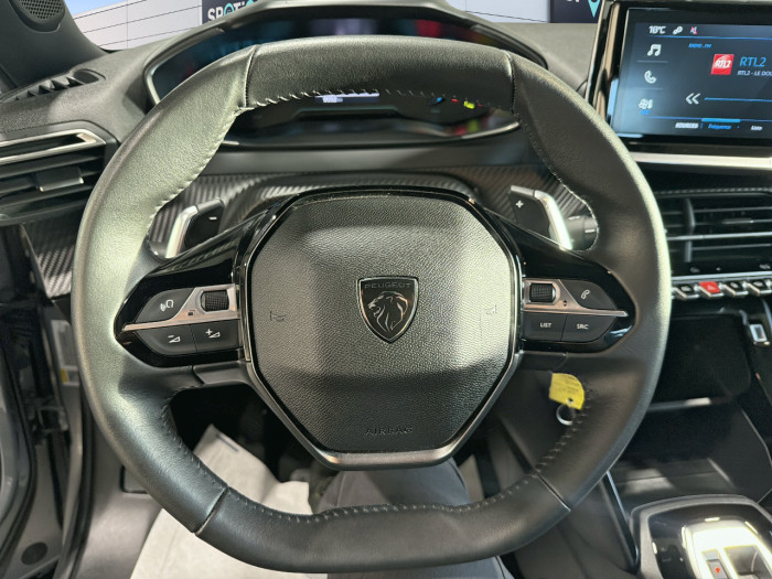 Peugeot 2008 Hybrid 136 e-DCS6 Style