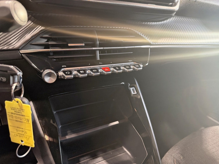 Peugeot 2008 Hybrid 136 e-DCS6 Style