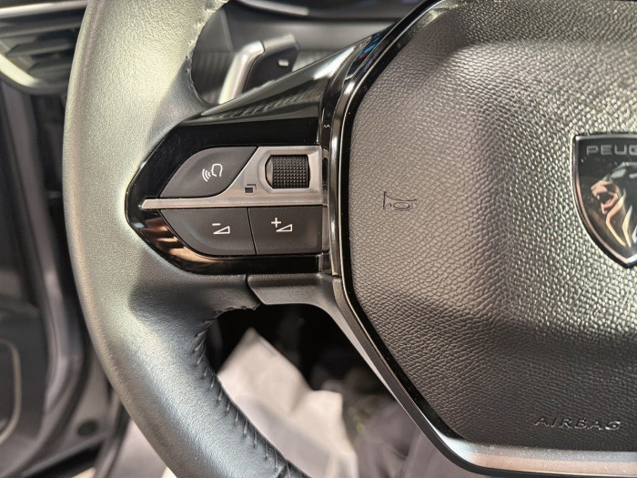 Peugeot 2008 Hybrid 136 e-DCS6 Style