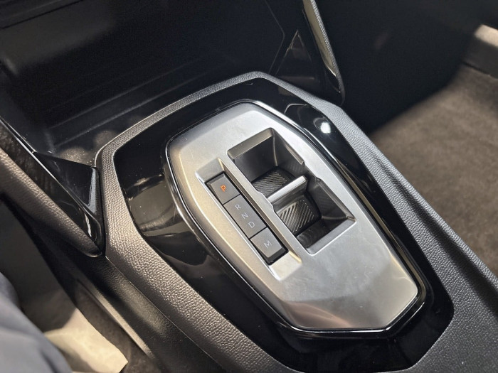 Peugeot 2008 Hybrid 136 e-DCS6 Style