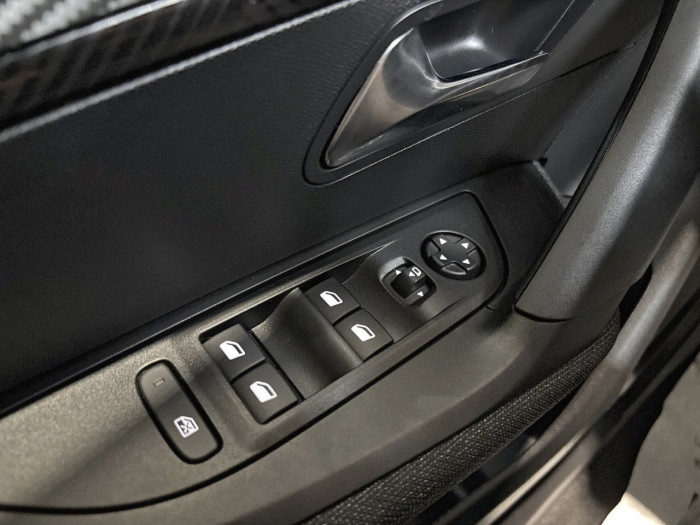 Peugeot 2008 Hybrid 136 e-DCS6 Style