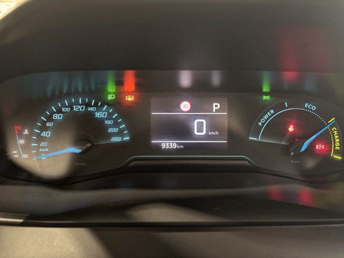 Peugeot 2008 Hybrid 136 e-DCS6 Style