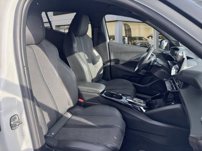 Peugeot 2008 BlueHDi 130 S&S EAT8 GT