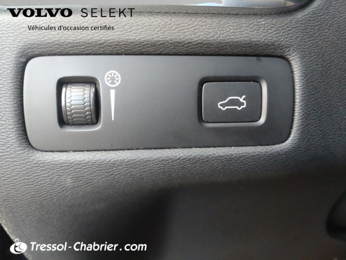 Volvo XC60 B4 (Diesel) 197 ch Geartronic 8 Momentum Business