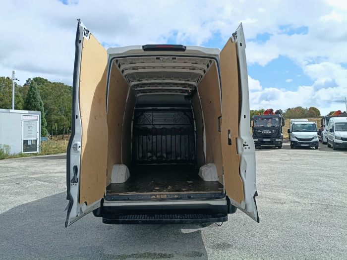 IVECO Daily 35S Fg 35S14 SV V12