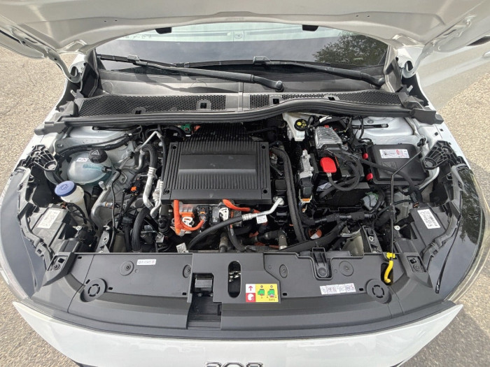 Peugeot 208 BUSINESS R ELECTRIQUE ELECTRIQUE 50 KWH 136 ACTIVE BUSINESS R