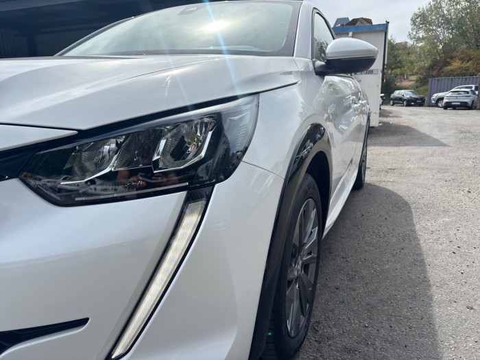 Peugeot 208 BUSINESS R ELECTRIQUE ELECTRIQUE 50 KWH 136 ACTIVE BUSINESS R