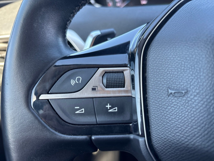 Peugeot 3008 Hybrid 225 e-EAT8 Allure Pack